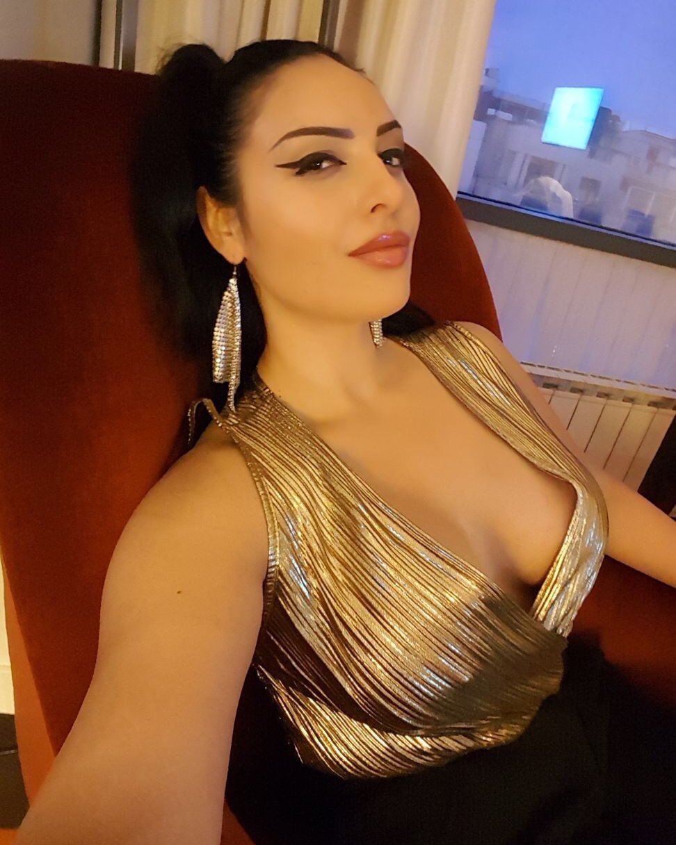 Private BDSM session booking in Kanpur with Mistress Seema